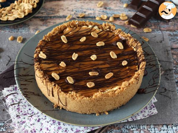 Extra indulgent snickers cheesecake - photo 5