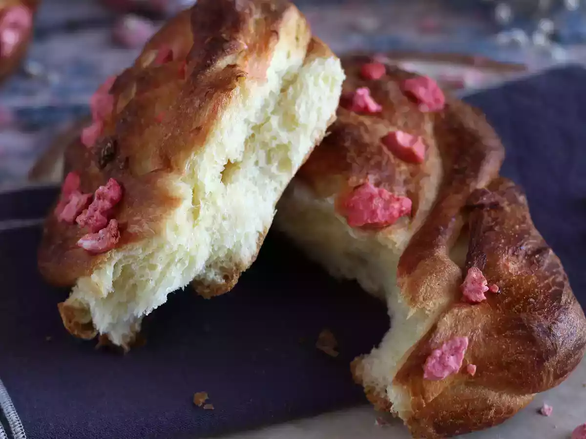 Extra soft heart-shaped brioches for valentine's day - photo 4