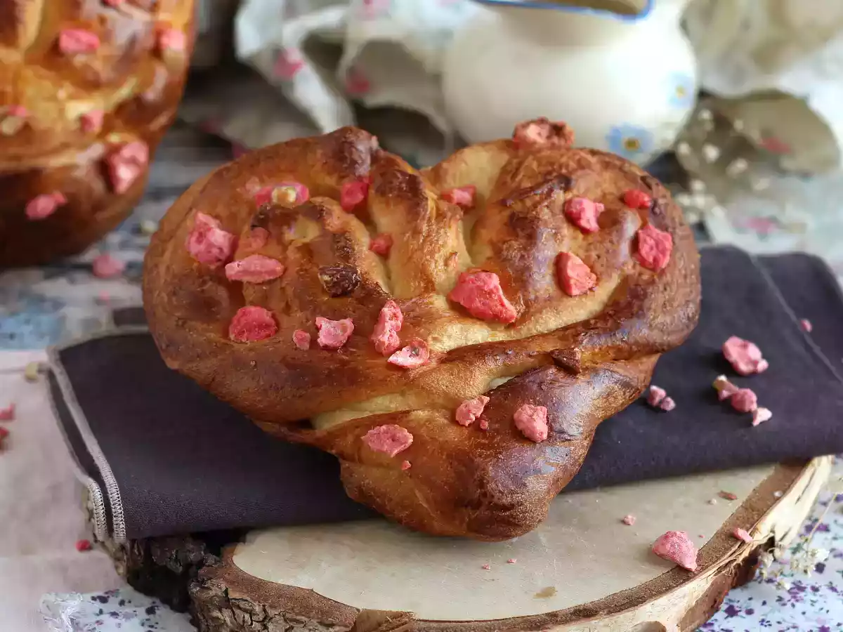Extra soft heart-shaped brioches for valentine's day - photo 5