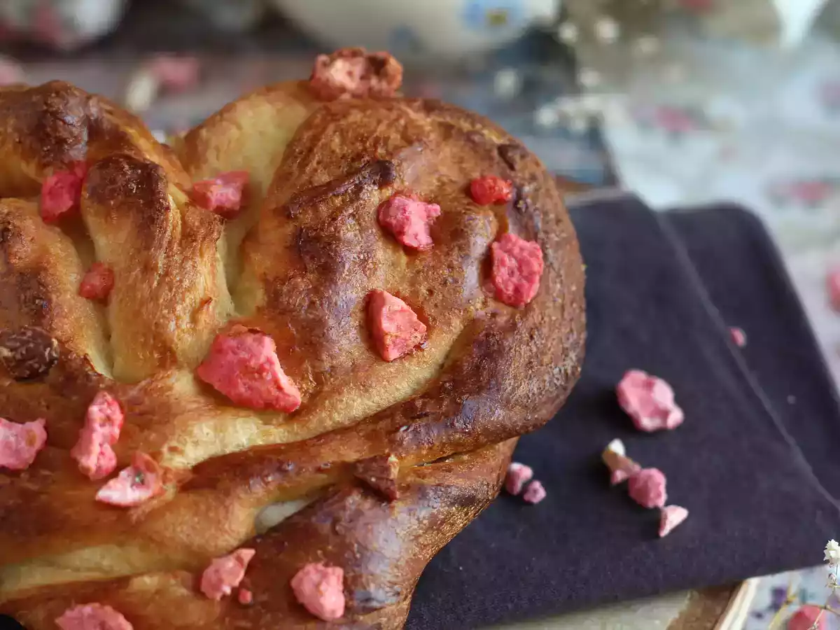 Extra soft heart-shaped brioches for valentine's day - photo 7