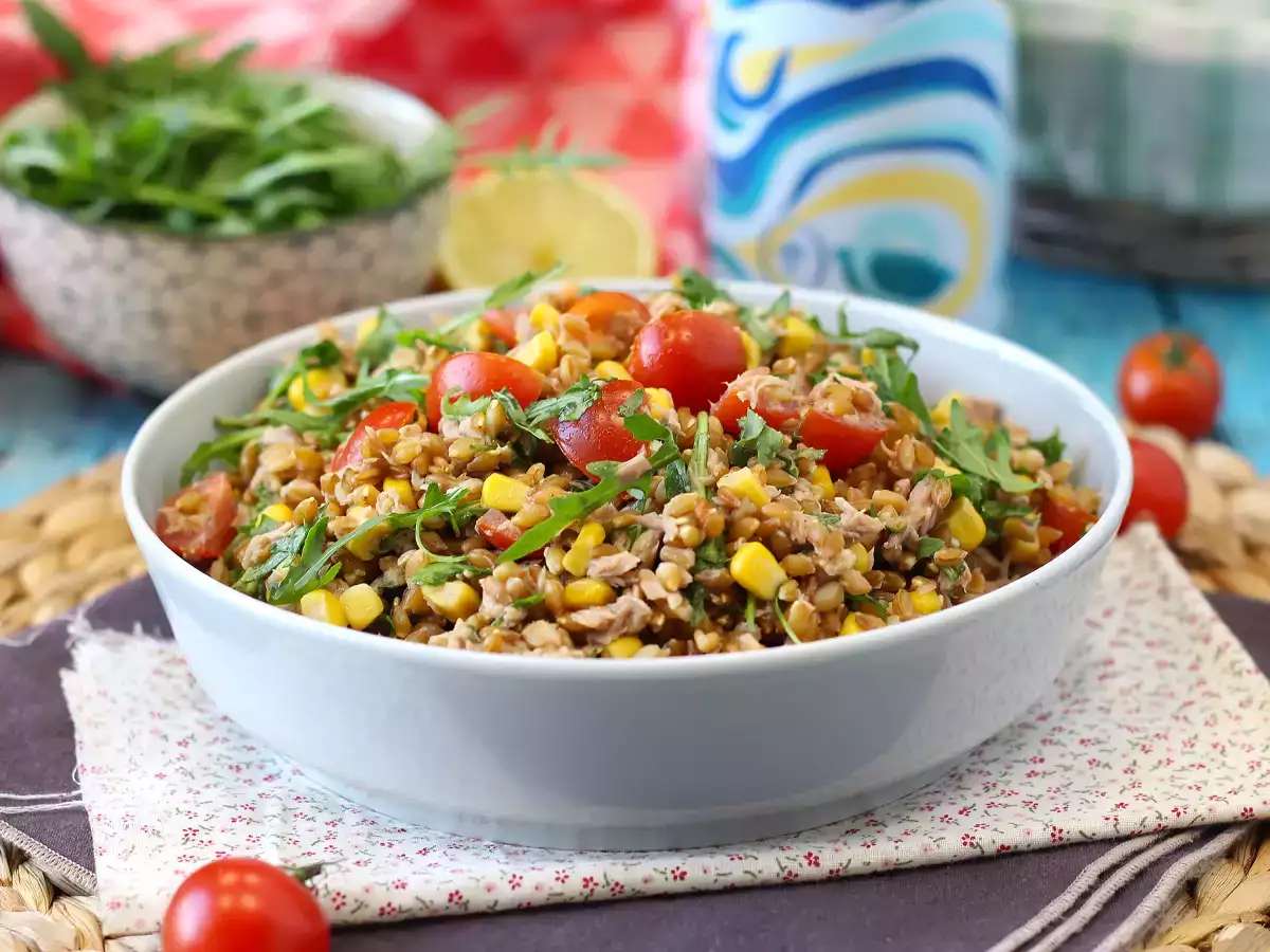 Farro and tuna salad: light, tasty and perfect year-round recipe