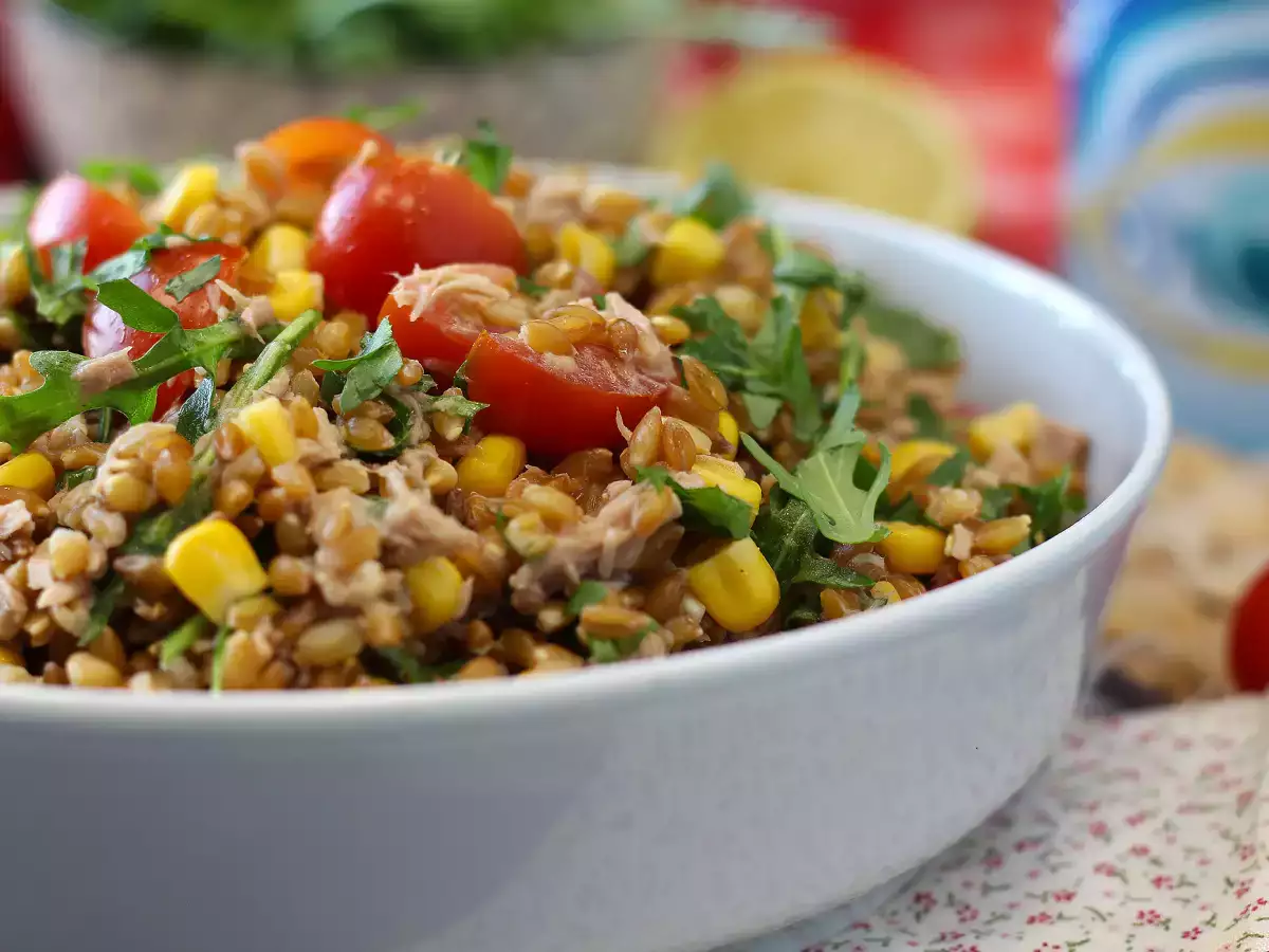Farro and tuna salad: light, tasty and perfect year-round recipe - photo 2