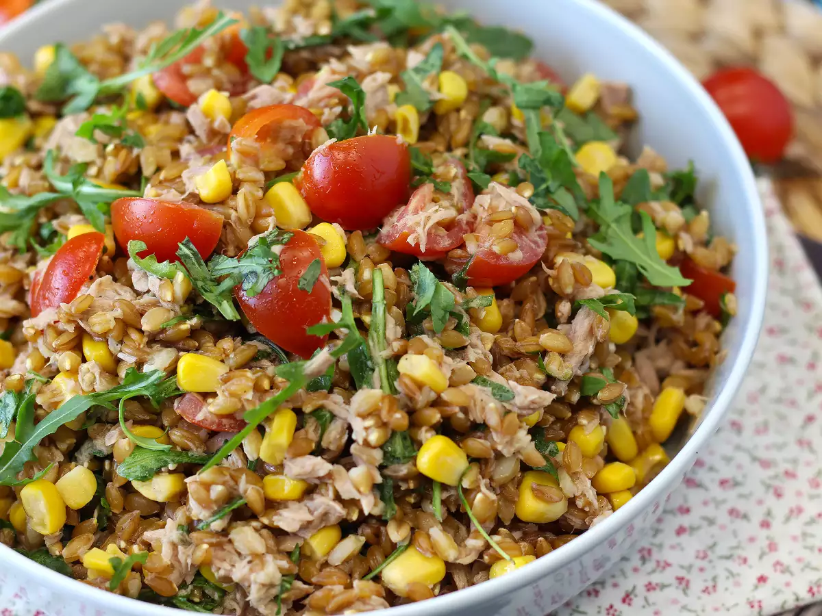 Farro and tuna salad: light, tasty and perfect year-round recipe - photo 6