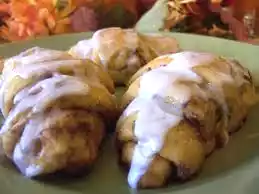 Fast recipe for apple turnovers with crescent rolls