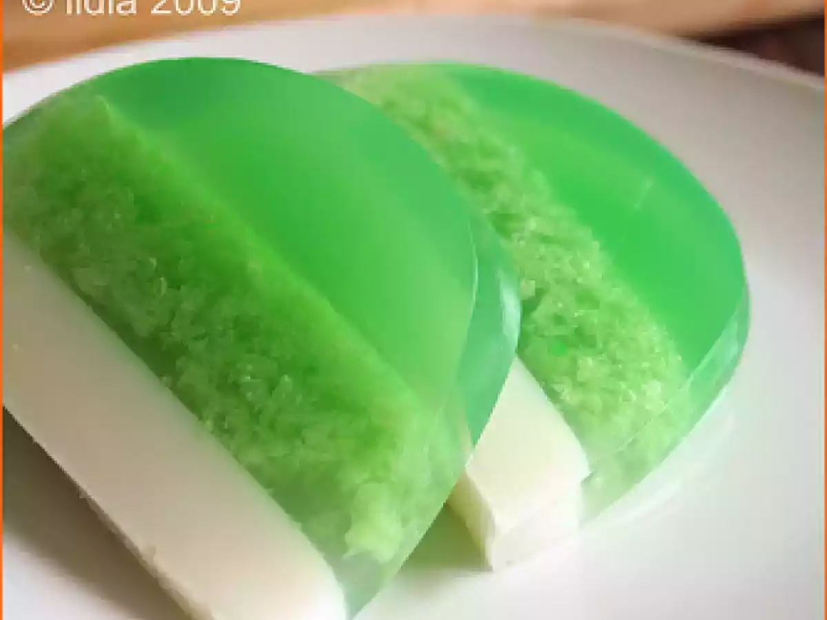 Fermented Glutinous Rice Pudding (Puding Tape Ketan Ijo)