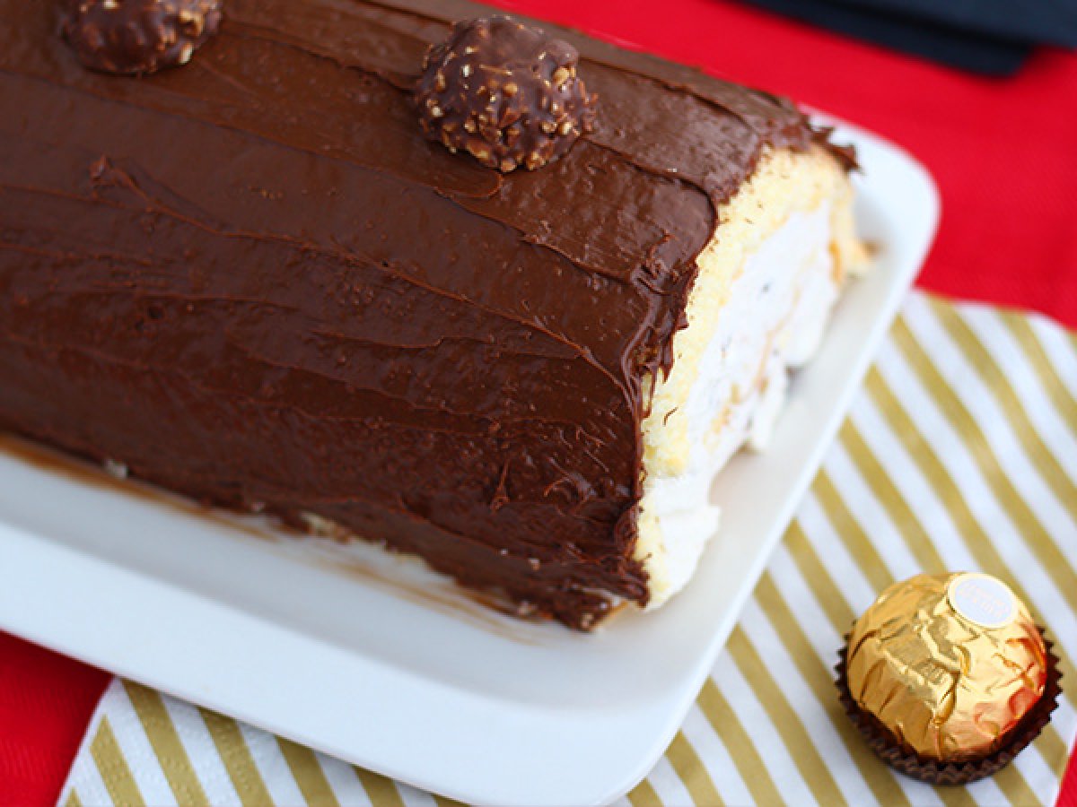 Ferrero Rocher Yule Log - Video recipe!, Recipe Petitchef