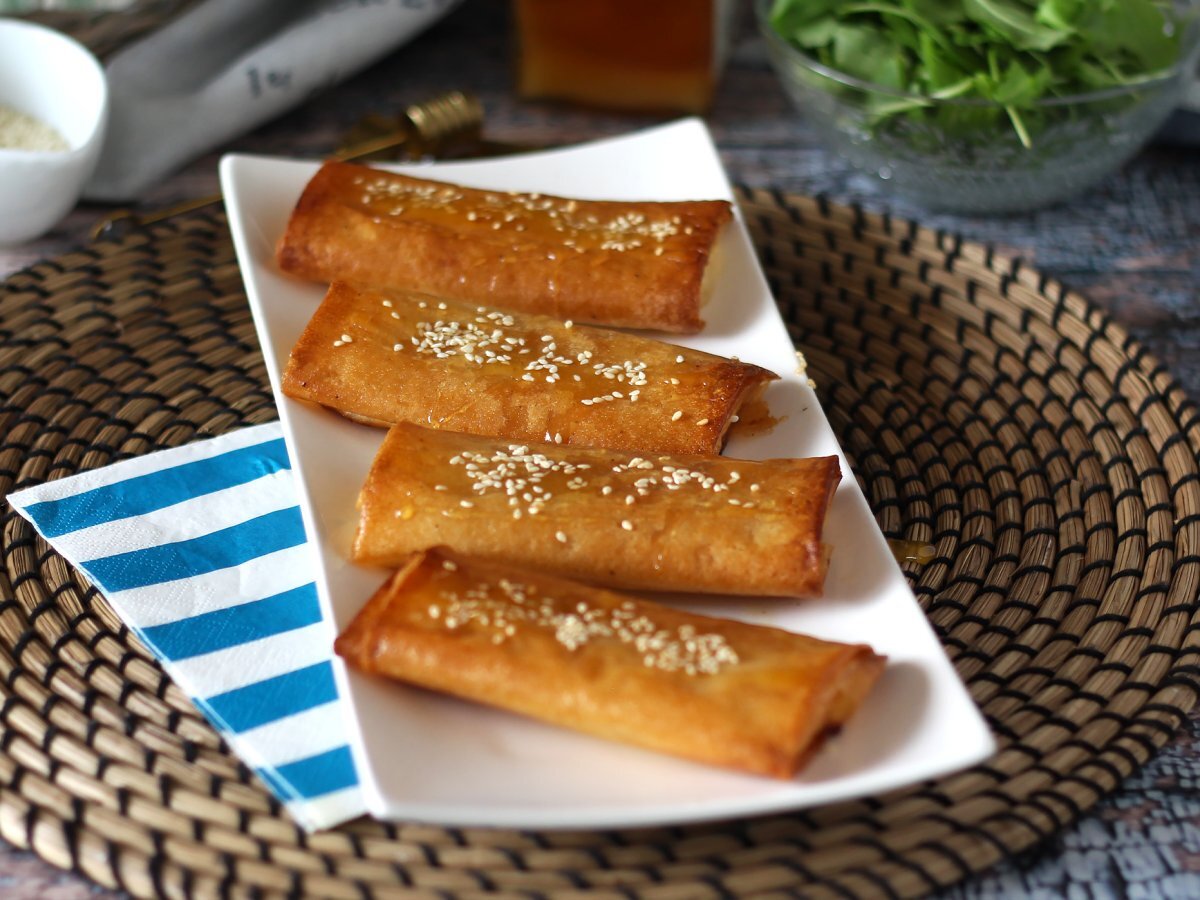 Feta Saganaki, the Greek recipe for crispy feta and honey - photo 5