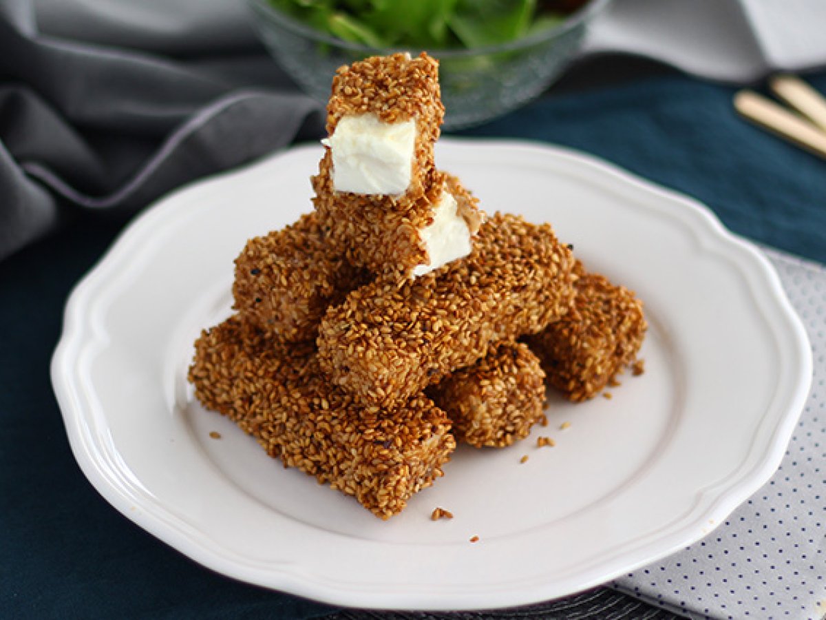 Feta sticks with sesame seeds