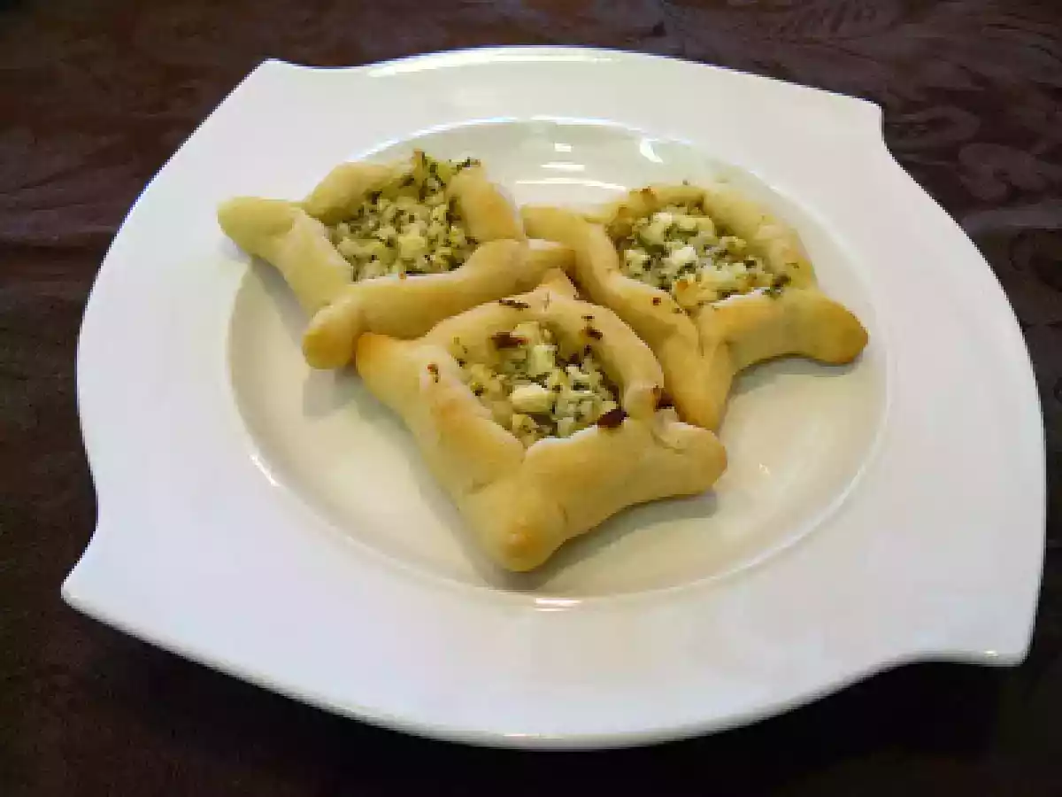 Fetta Cheese Pies - (Fatayer bil Jibneh) ????? ???????