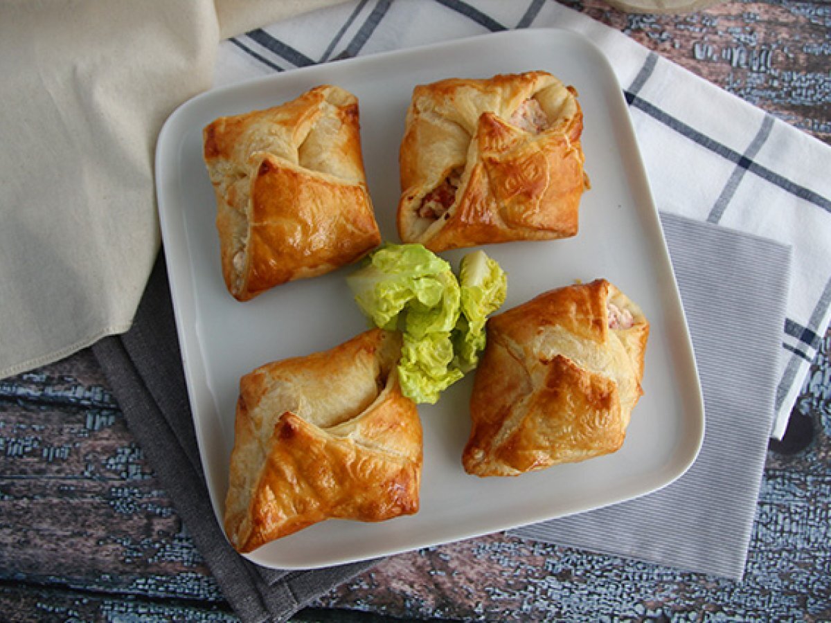 Flaky baskets with smoked salmon - photo 3