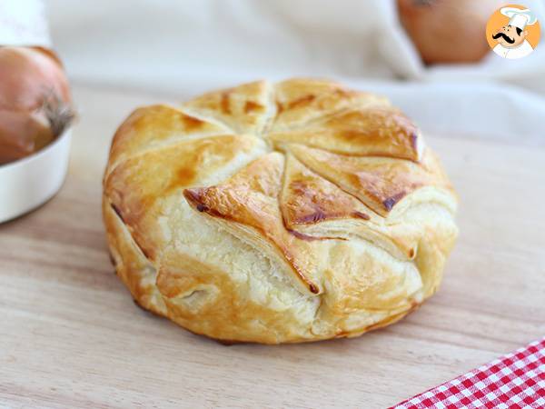 Flaky camembert with ham and onions - video recipe! - photo 3