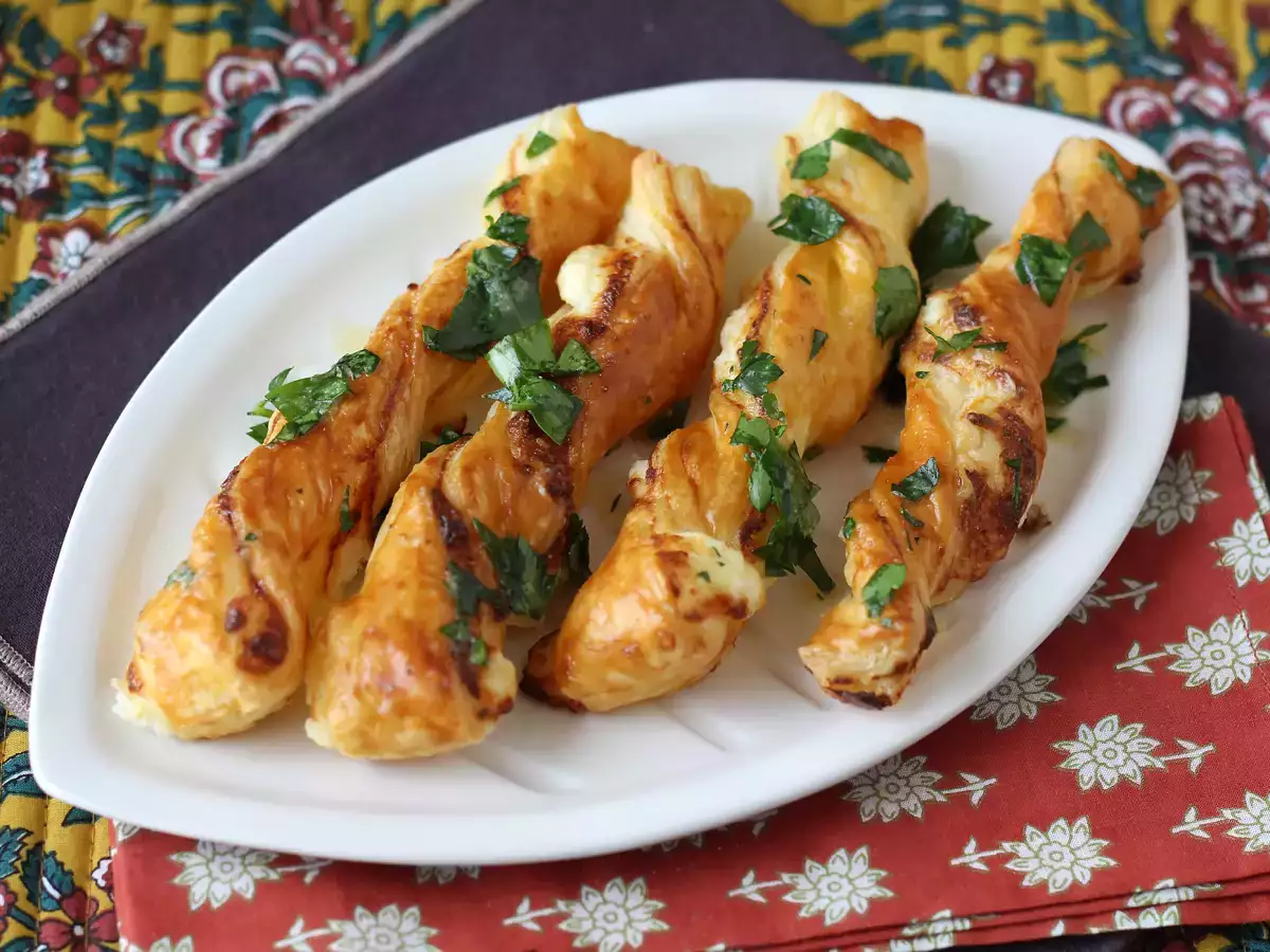 Flaky cheese twists in the air fryer - photo 2