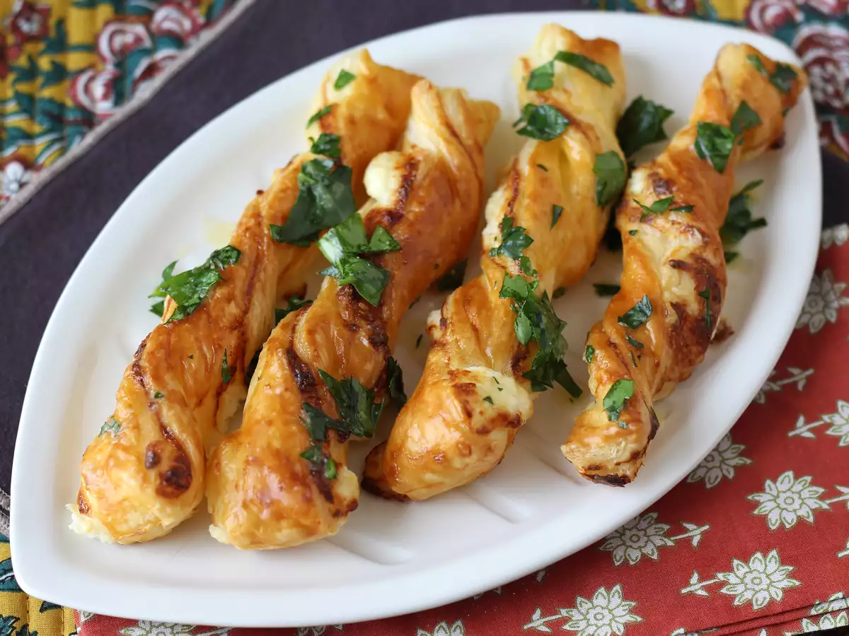 Flaky cheese twists in the air fryer - photo 4