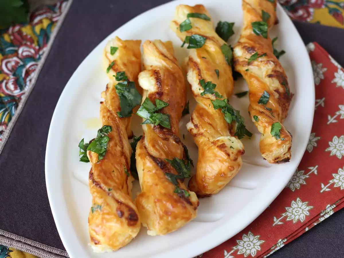 Flaky cheese twists in the air fryer - photo 6