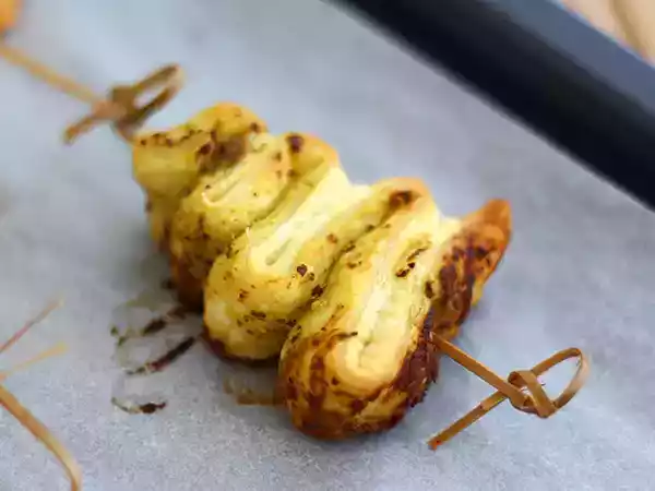 Recipe Flaky christmas trees with pesto - video recipe !