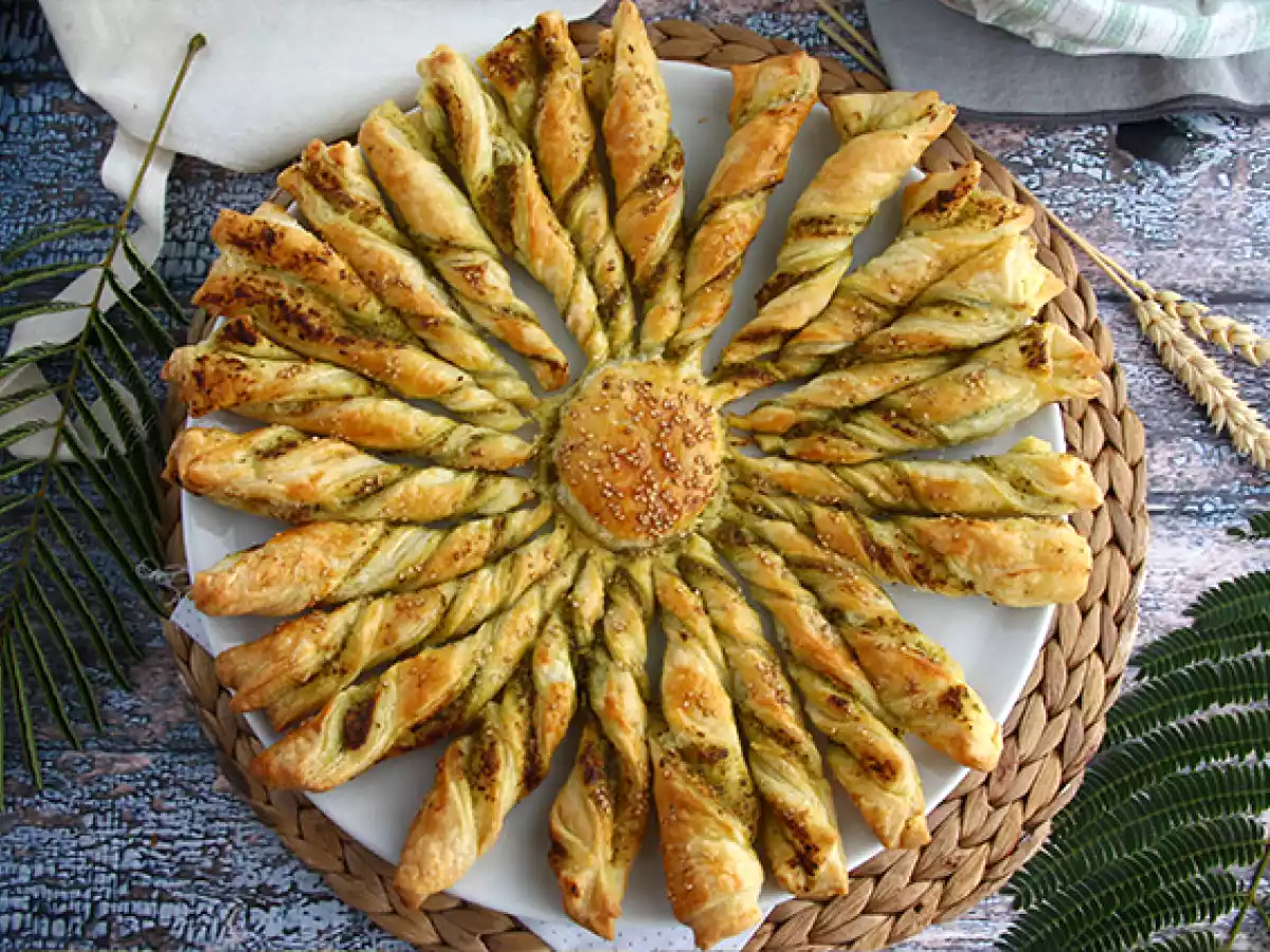 Flaky pesto star bread