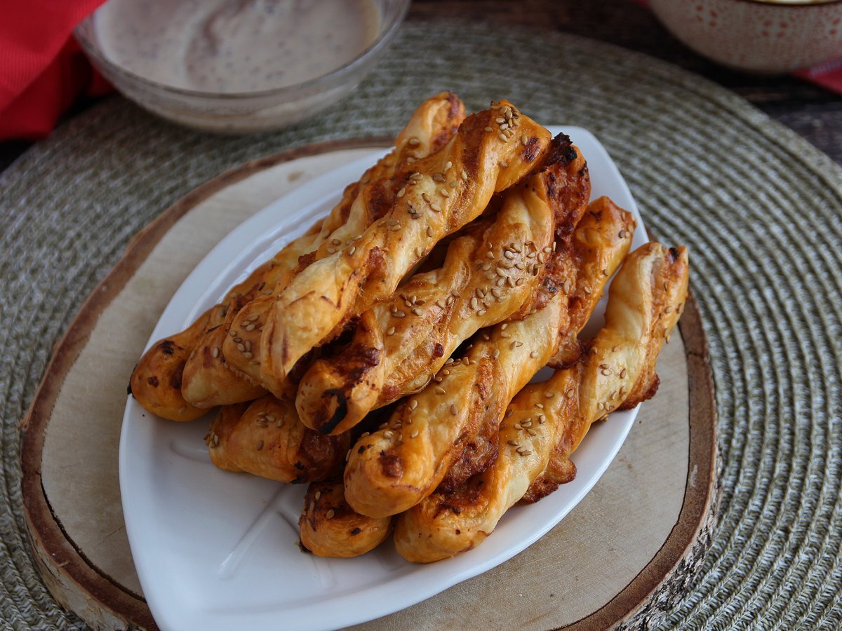 Flaky twists with red pesto and mozzarella