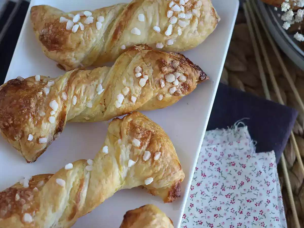 Flaky vanilla twists with pastry cream - photo 2