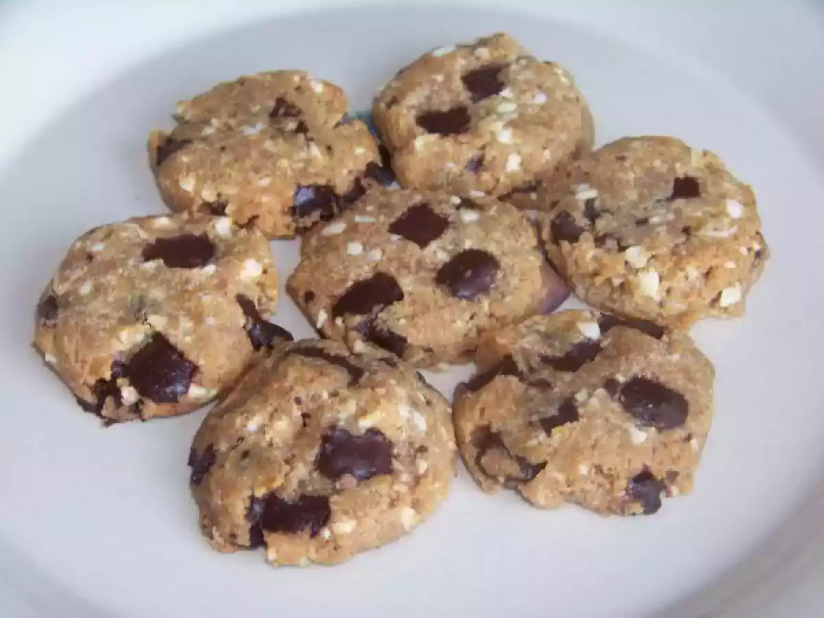 Flourless Peanut Butter Chocolate Chip Cookies