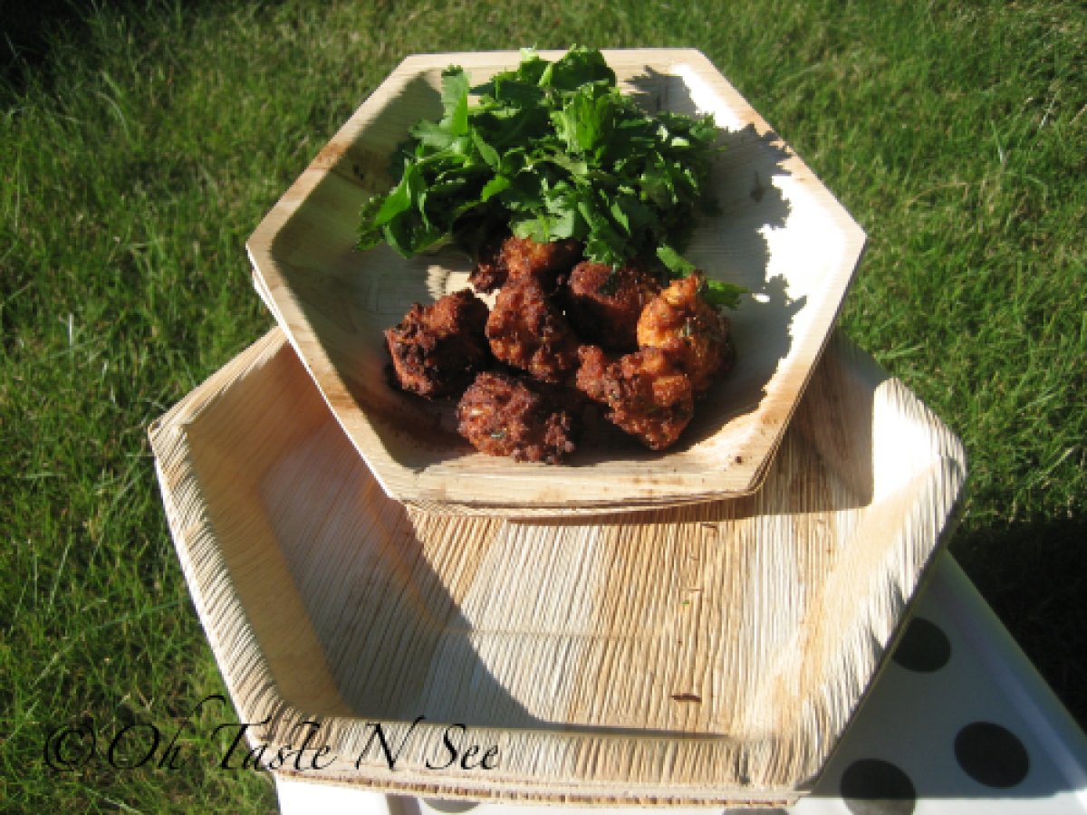 Foodie Blogroll, Palm Leaf Plates and Bread Pakora