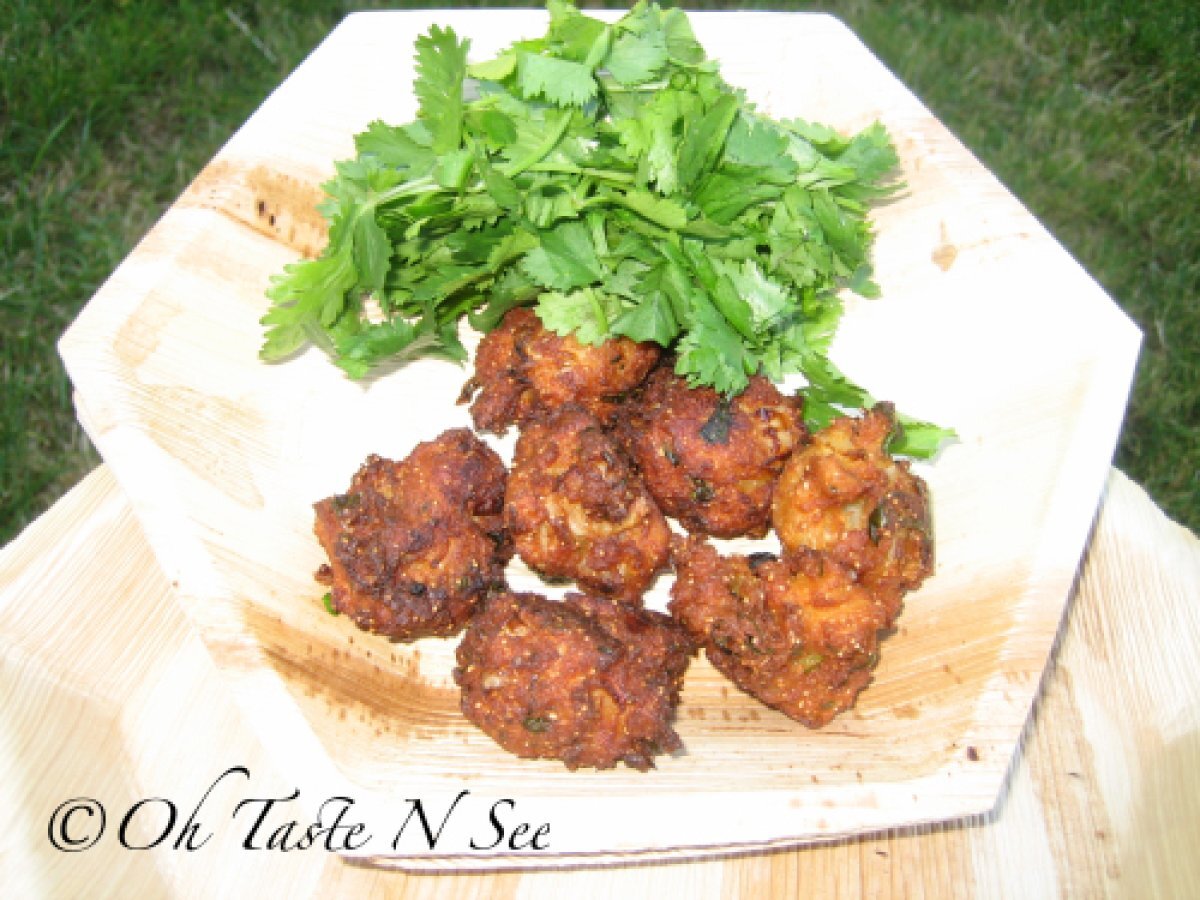 Foodie Blogroll, Palm Leaf Plates and Bread Pakora - photo 2