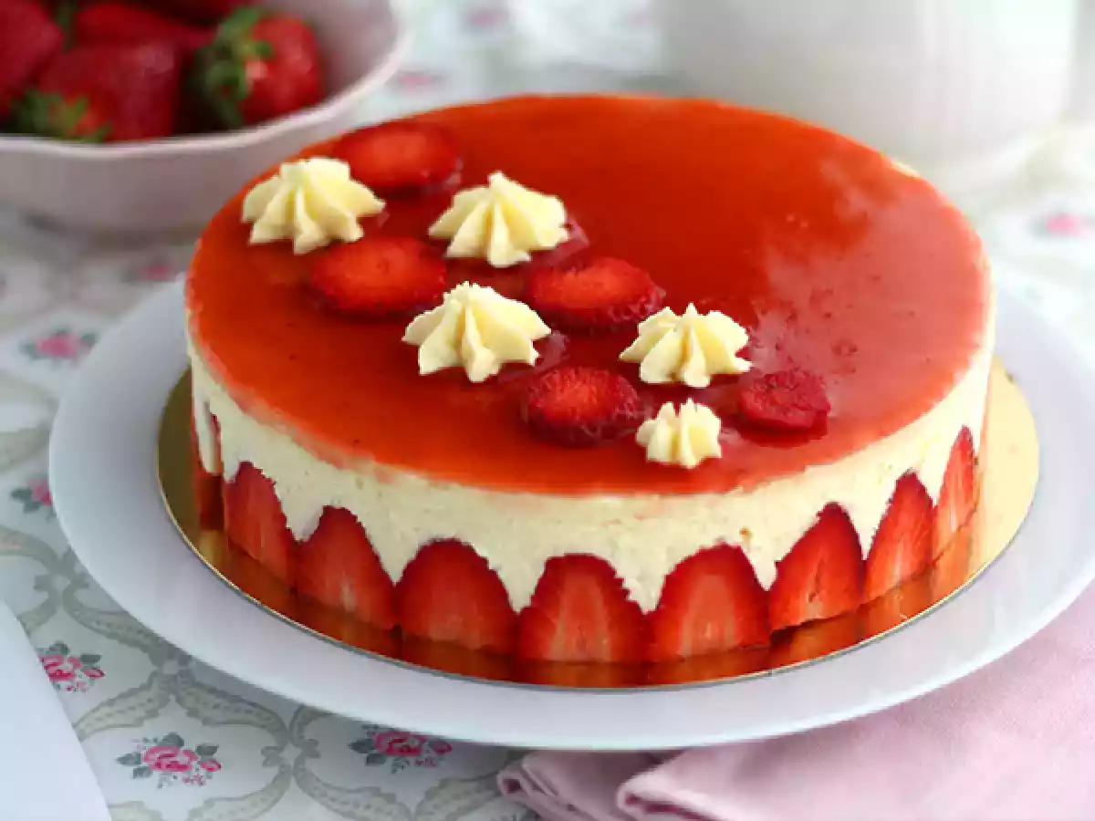 Fraisier cake (step-by-step recipe)