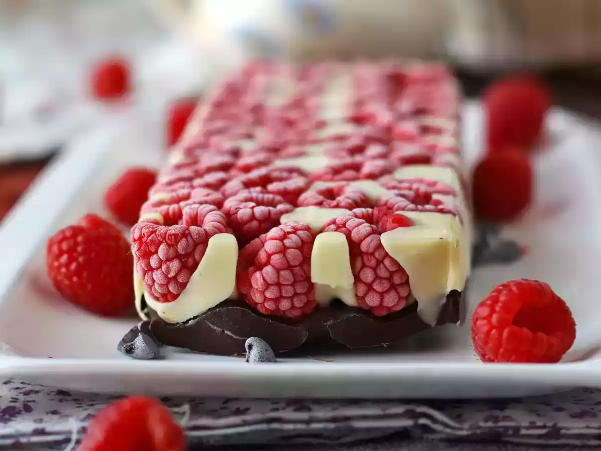 Franui-style chocolate bar with raspberries, white and dark chocolate! - photo 2