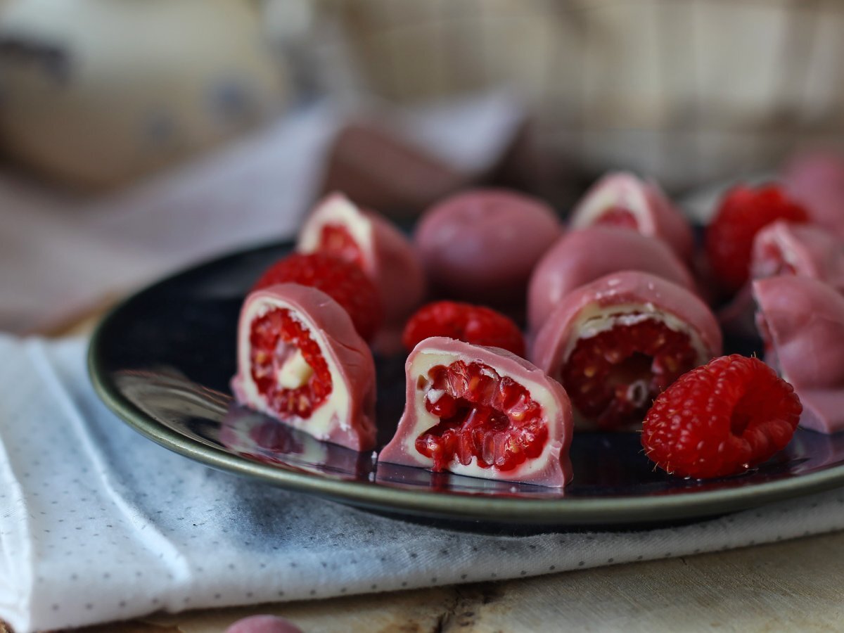 Franui-style raspberry, white chocolate and ruby chocolate bites - photo 5