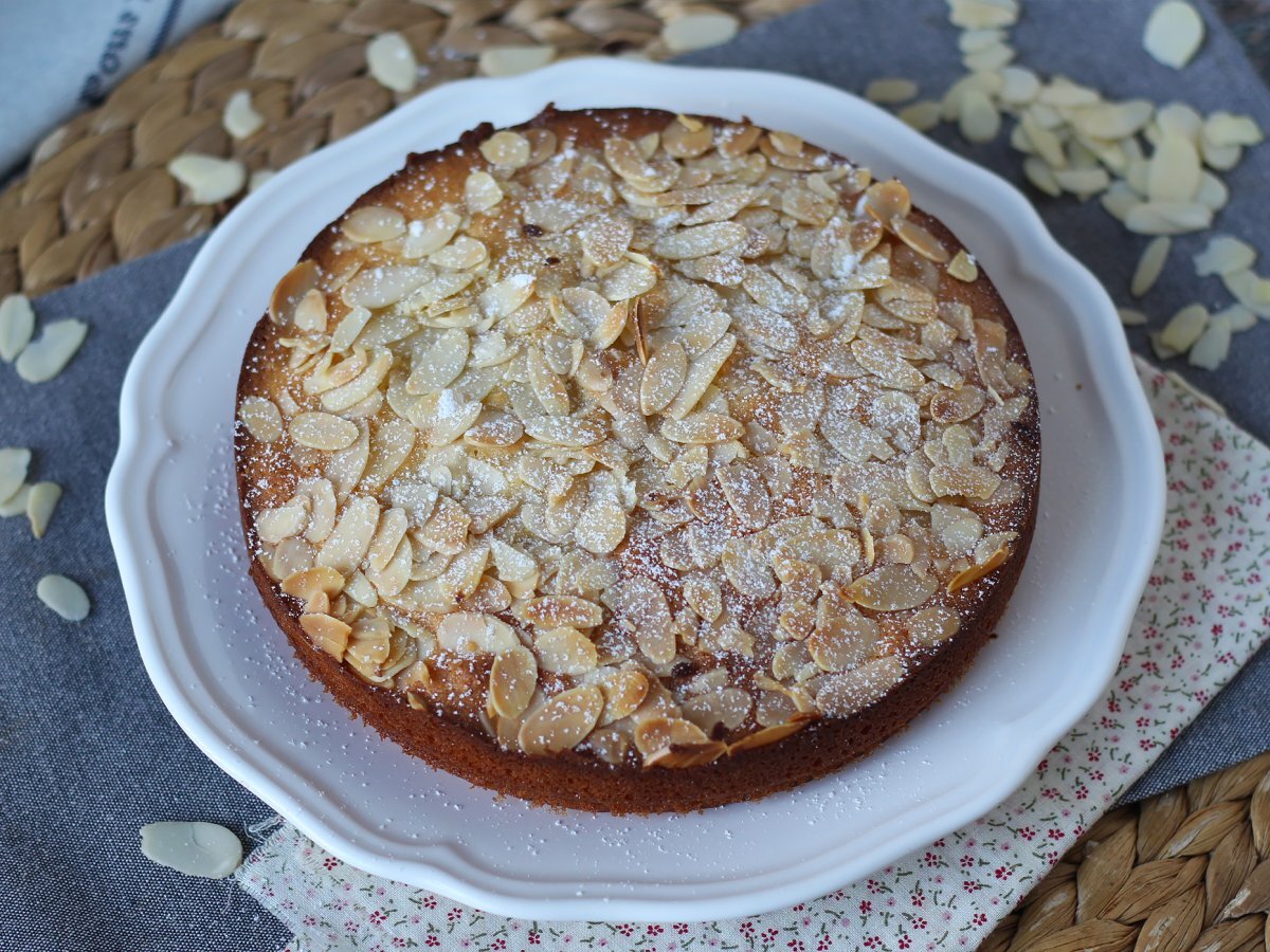 French Amandier cake, the super soft almond cake - photo 4