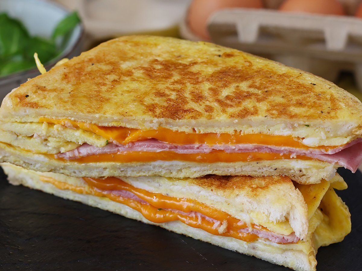 French toast omelette sandwich - Egg sandwich hack - photo 3