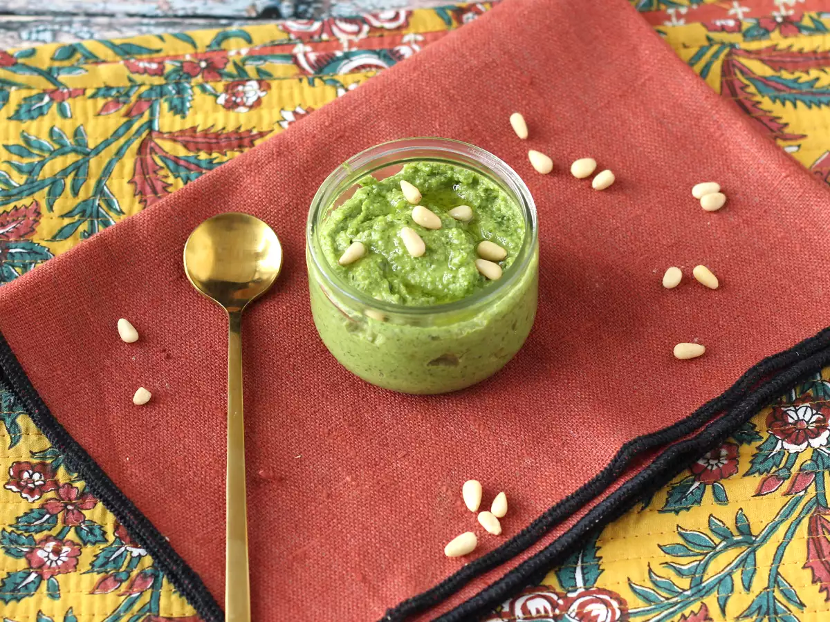 Fresh and creamy arugula pesto in 5 minutes - photo 4