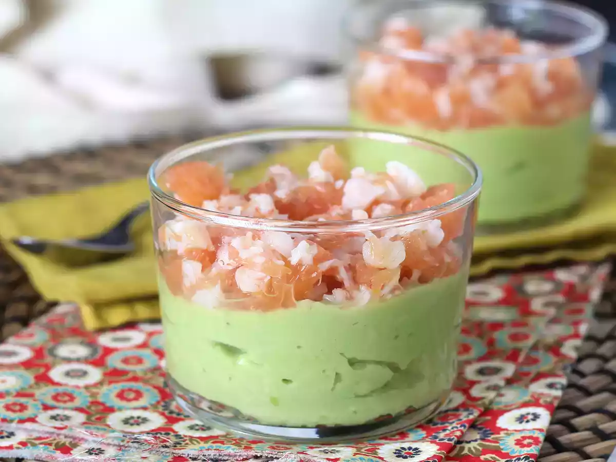 Fresh avocado, shrimp, and grapefruit verrines: the perfect summer appetizer!