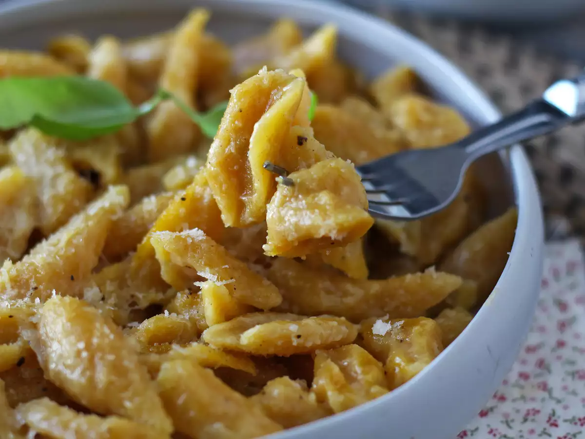 Fresh butternut squash pasta with just 2 ingredients - photo 2