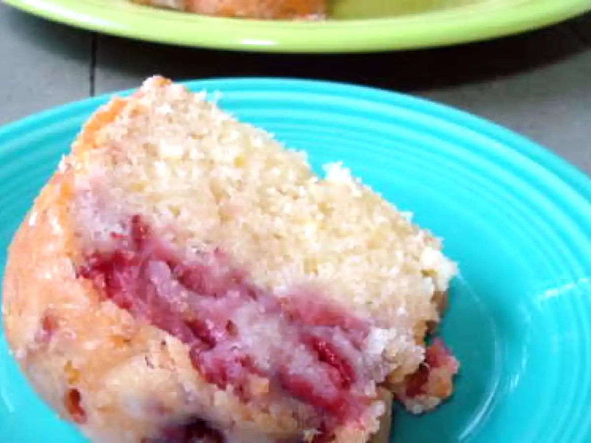 Fresh Strawberry Yogurt Cake - photo 2