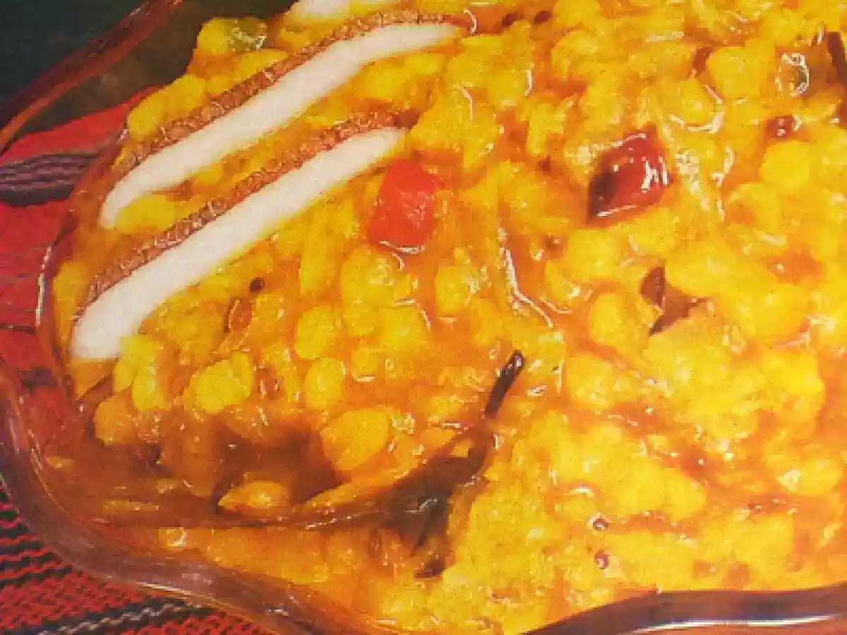 Fried Cholar Dal, Luchi, Baingan, Tomato Oambal, Posto Charchari & Pantua -