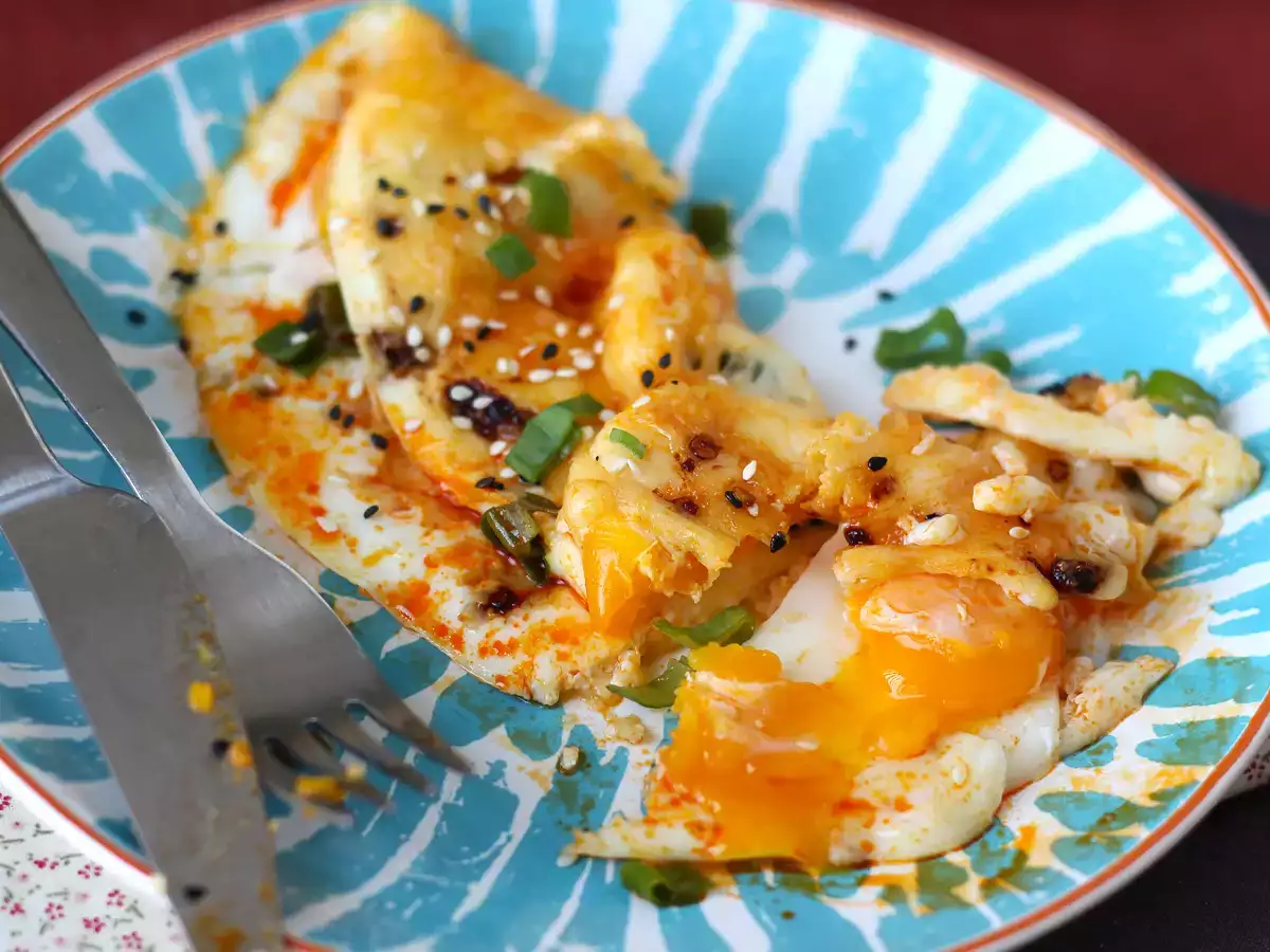 Fried eggs with honey and mozzarella, the sweet, salty and spicy express breakfast! - photo 6