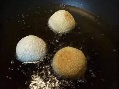 Fried Glutinous Rice Balls (Banh Cam & Banh Ran) - photo 3