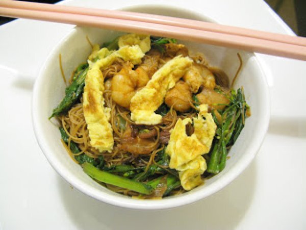 Fried Hokkien Mee Hoon (Fried Vermicelli)