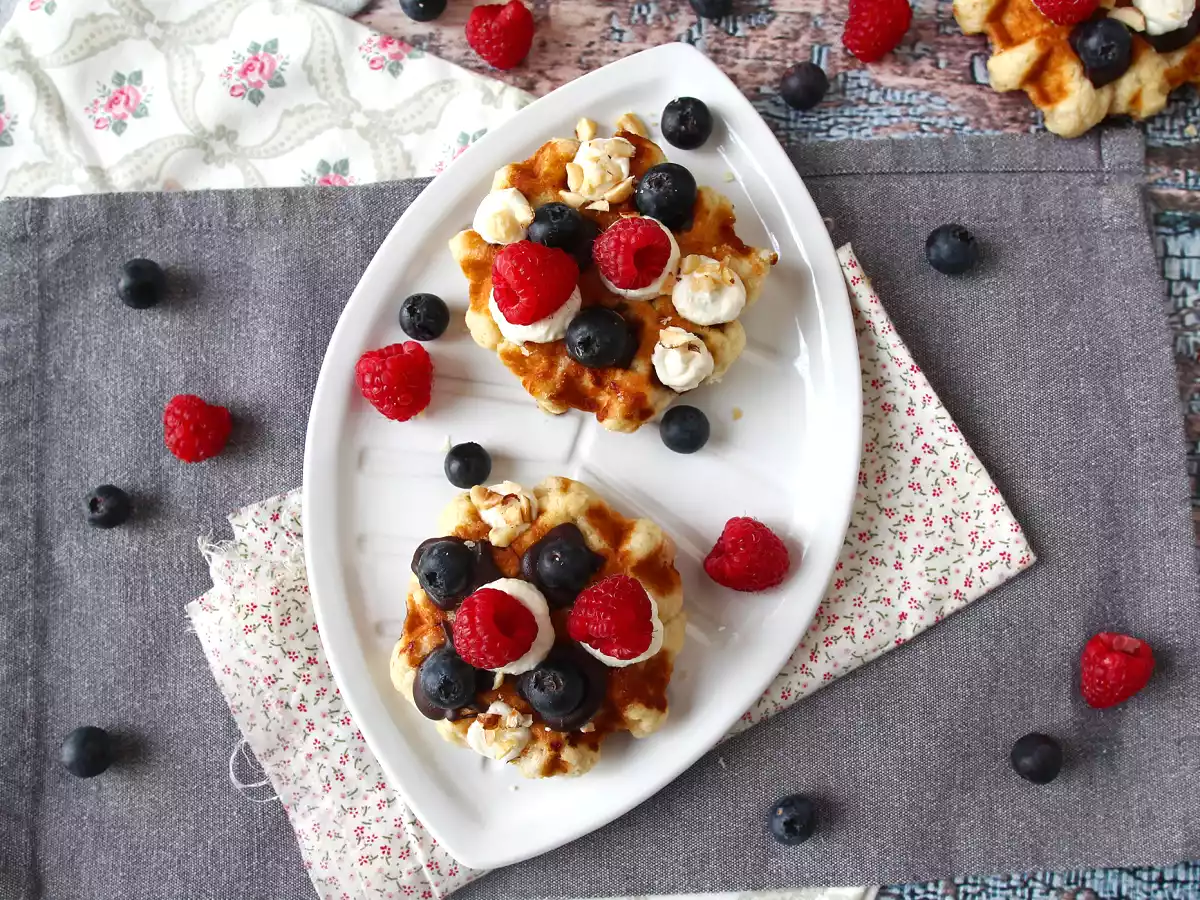 Fruit, chocolate and whipped cream waffles - photo 5