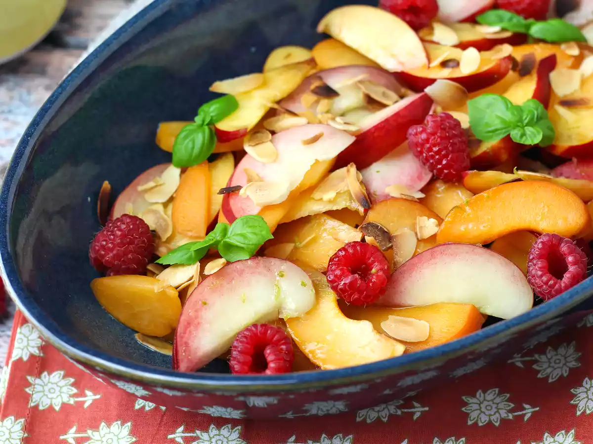 Fruit salad: peach apricot raspberry super gourmet!