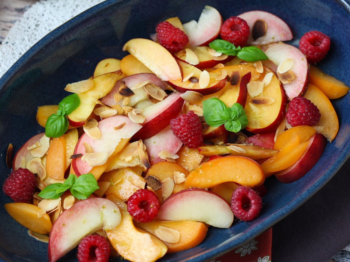 Fruit salad: peach apricot raspberry super gourmet! - photo 2