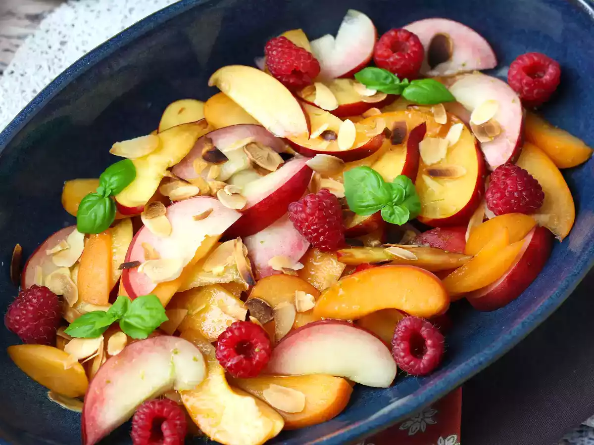Fruit salad: peach apricot raspberry super gourmet! - photo 2