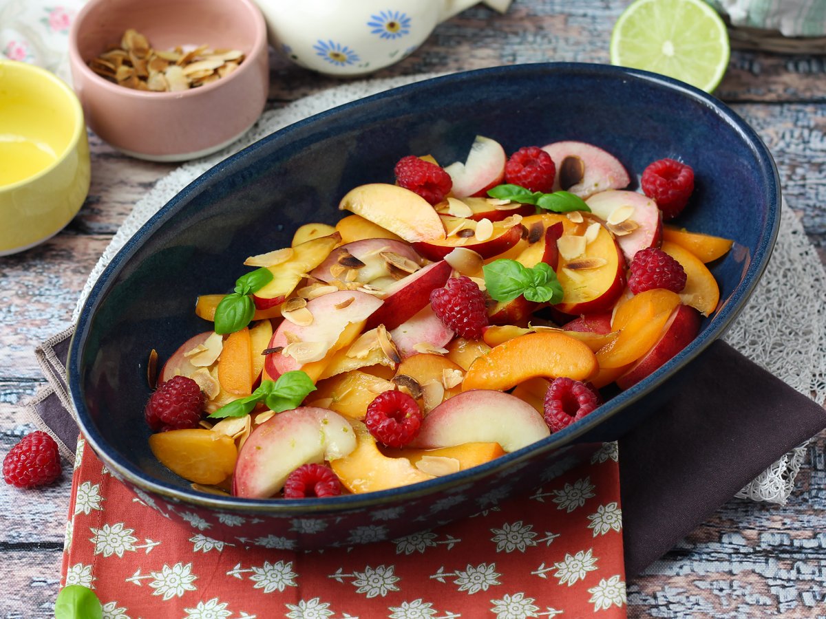 Fruit salad: peach apricot raspberry super gourmet! - photo 4