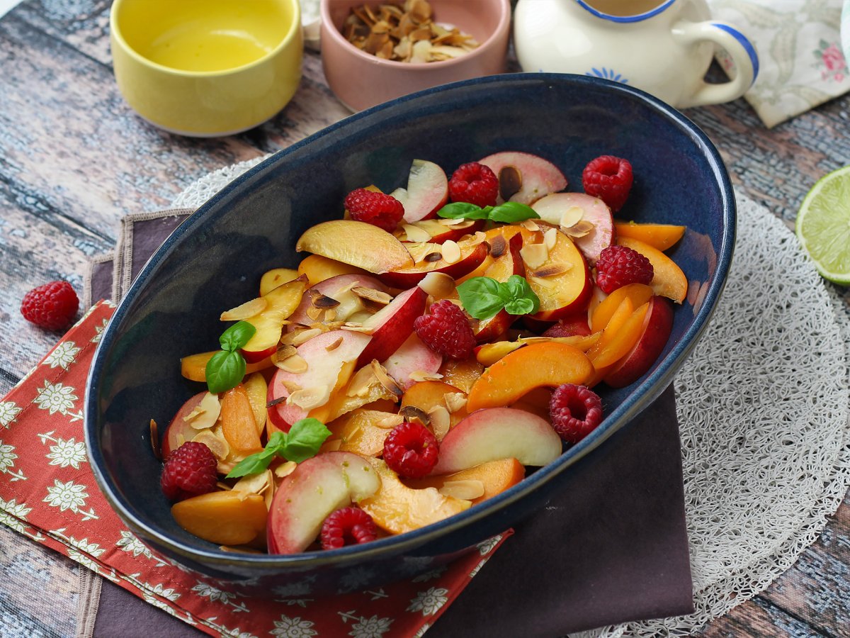 Fruit salad: peach apricot raspberry super gourmet! - photo 5