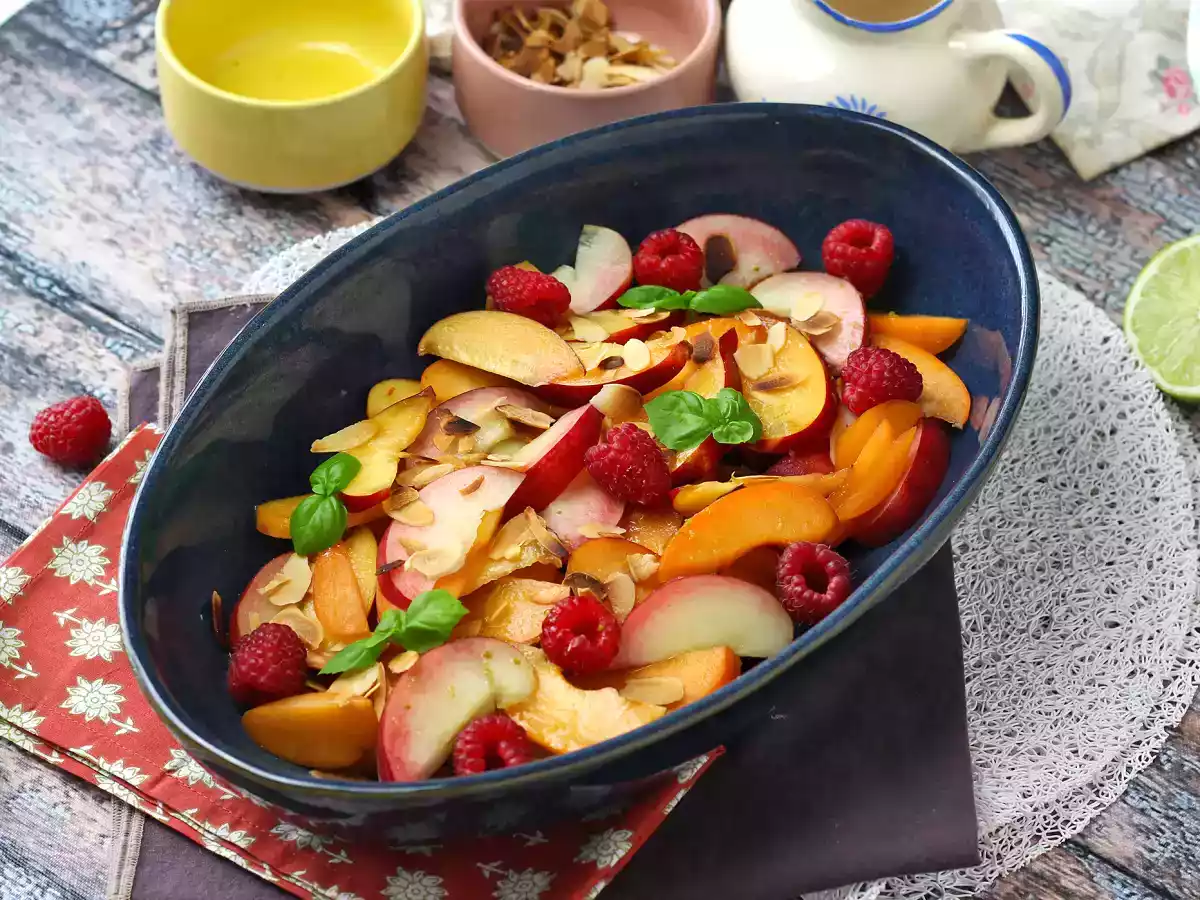 Fruit salad: peach apricot raspberry super gourmet! - photo 5