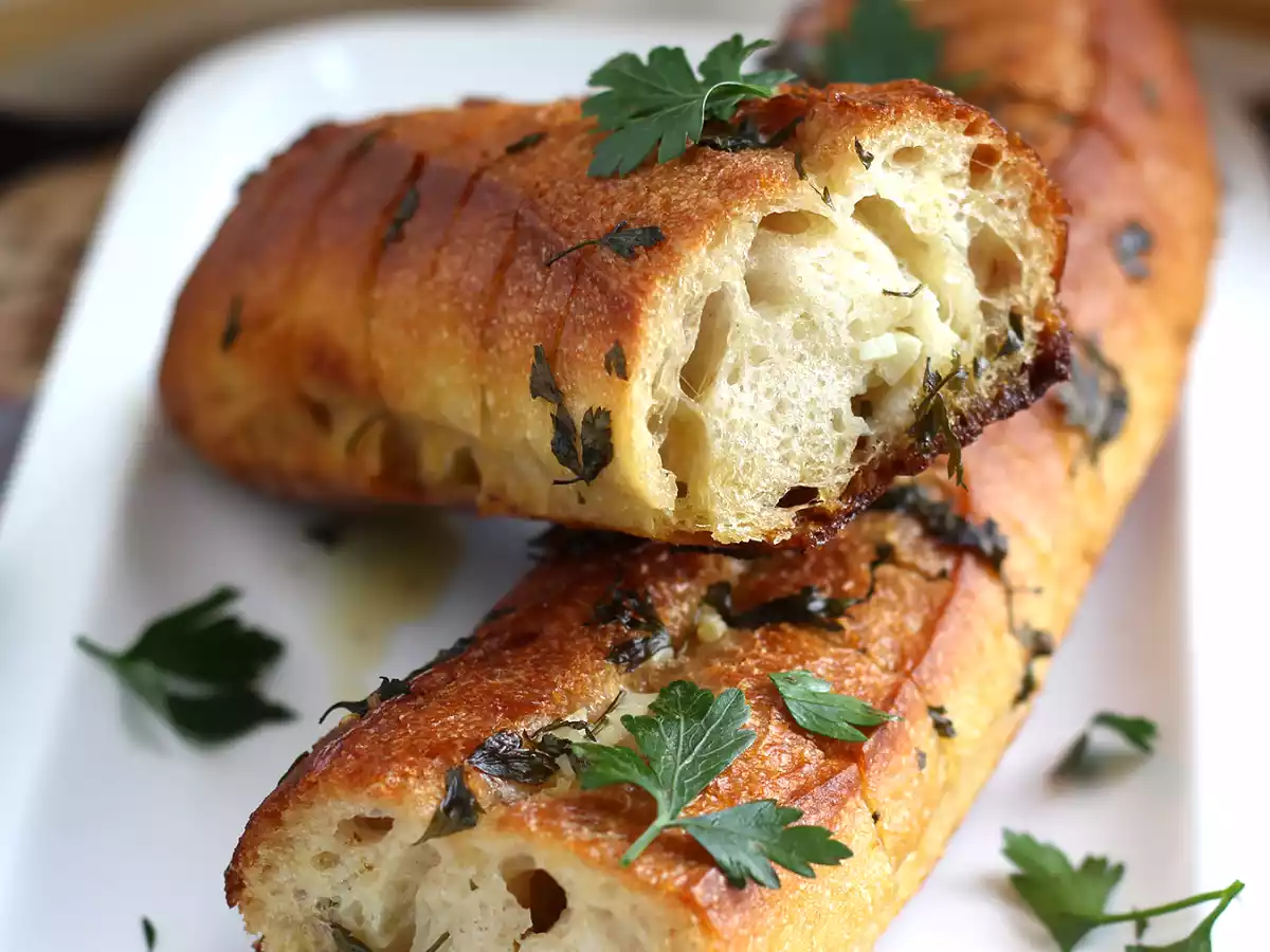 Garlic bread - video recipe ! - photo 2