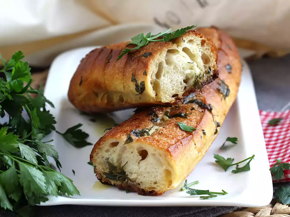 Garlic bread - video recipe ! - photo 4