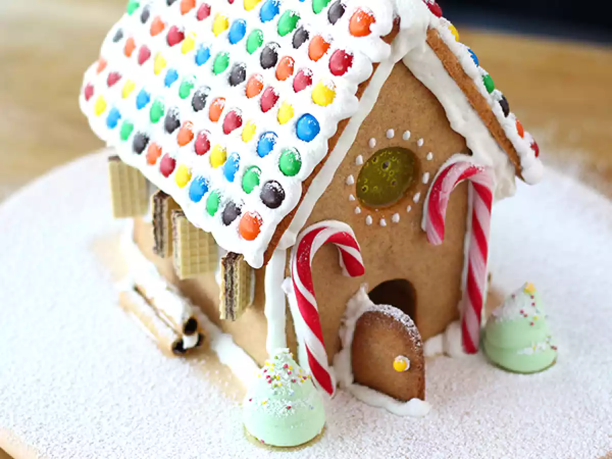 Gingerbread house for christmas - photo 3