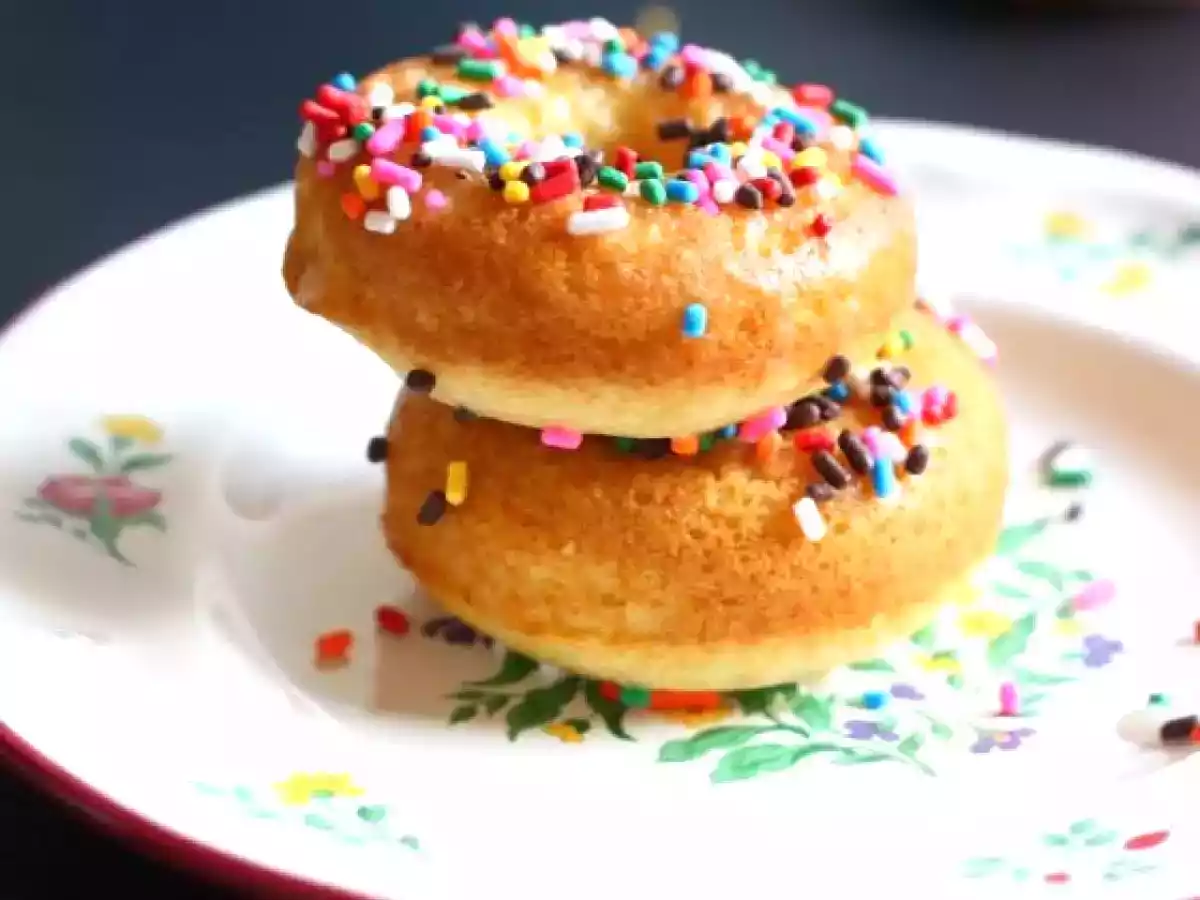 Glazed cake doughnuts