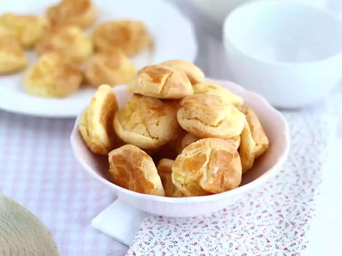 Gluten-free choux pastry